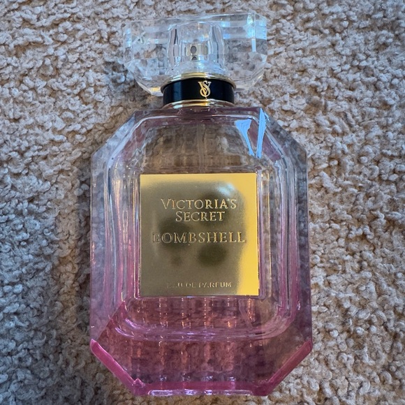 Victoria's Secret Other - Victoria Secret Bombshell Eau De Parfum